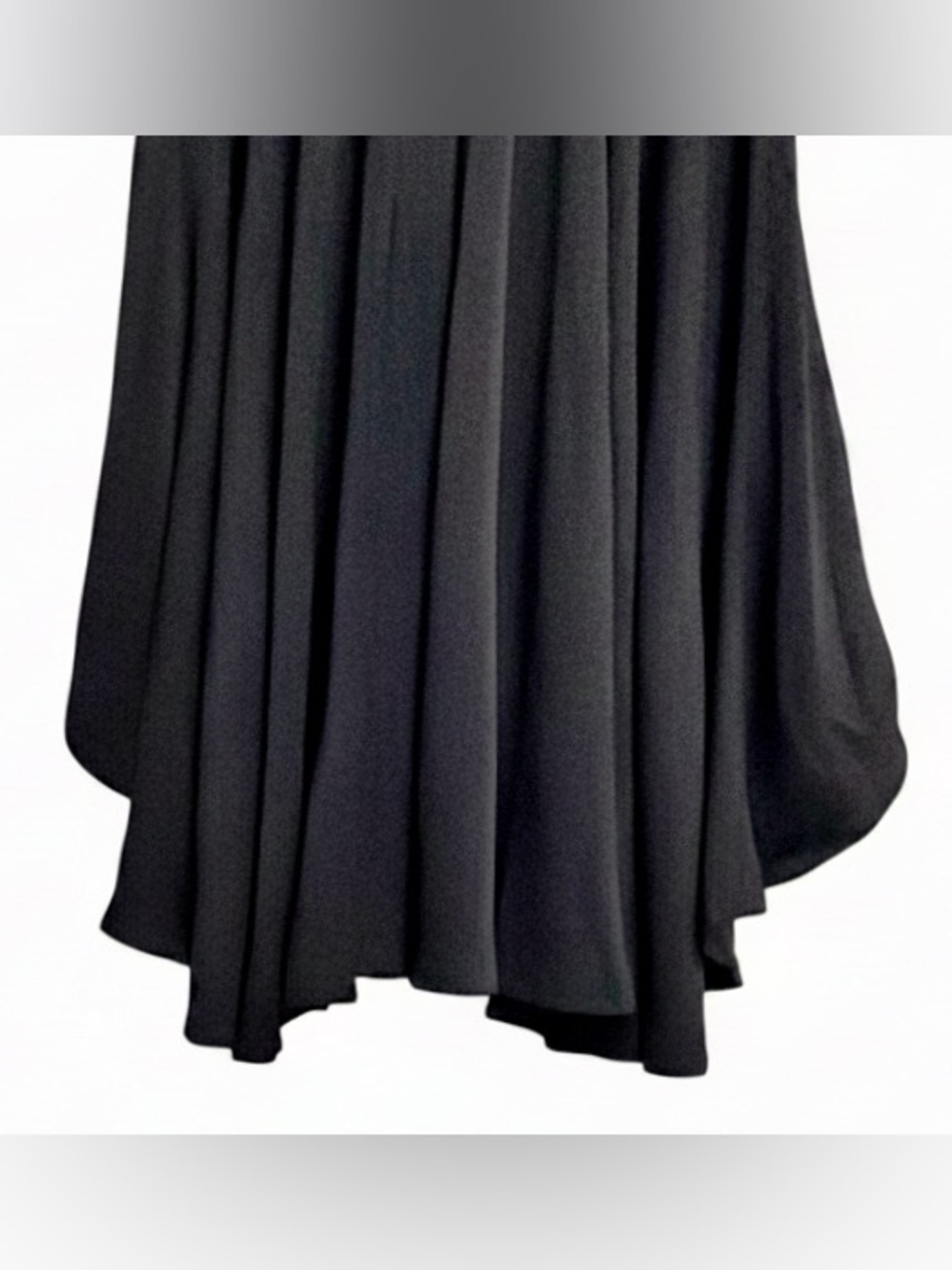 Elegant Black Maxi Dress with Pleated Back - Picture 8 of 12